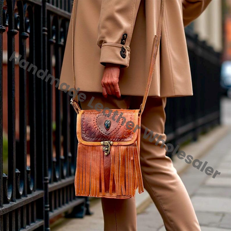 Handmade Leather Crossbody Bag – Boho Fringe Purse with Stone Heart, Vintage Festival Shoulder Bag, Western Gypsy Hippie Tote, Gift for Her
