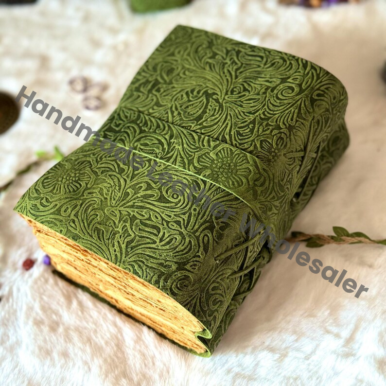 Large Green Leather Grimoire – Embossed Flower Book of Shadows, Vintage Witchcraft Spellbook, Wiccan Pagan Gothic Magic Gift