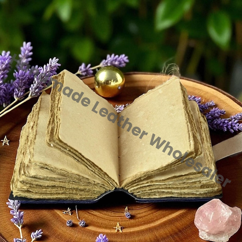 Mushroom Leather Grimoire – Wiccan Book of Shadows, Witchcraft Spellbook, Vintage Lock Gothic Pagan Journal, Witchy Magic Gift