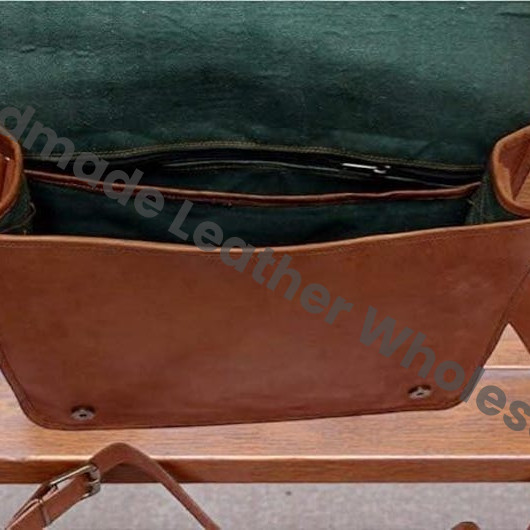 Premium Handmade Leather Messenger Bag – Vintage Brown Crossbody Laptop Satchel for Men & Women.